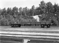 167519 Afbeelding van zandwagen nr. NS 83000 (type GZAW) van de N.S. op het emplacement te Maarn.